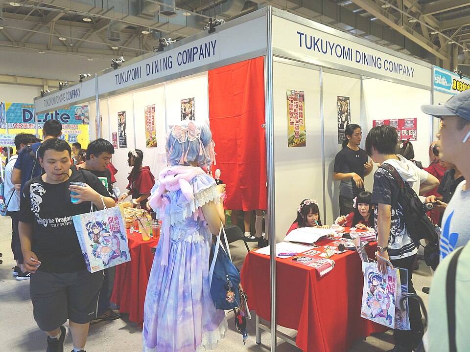 Booths and paper handbags on the FF34 floor, 27 Jul 2019